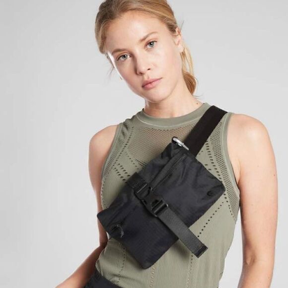 Athleta Oslo Crossbody Waistbag Black - Picture 1 of 5
